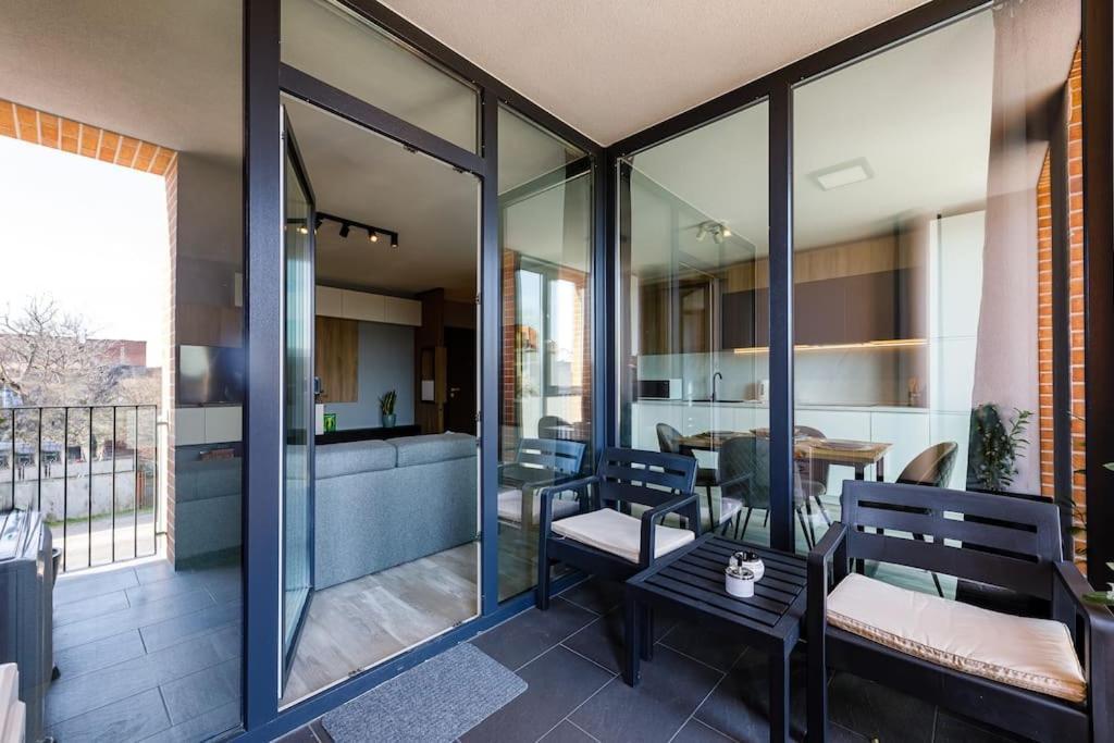 Luxury Apt. Near River & Parking Тимишоара Экстерьер фото