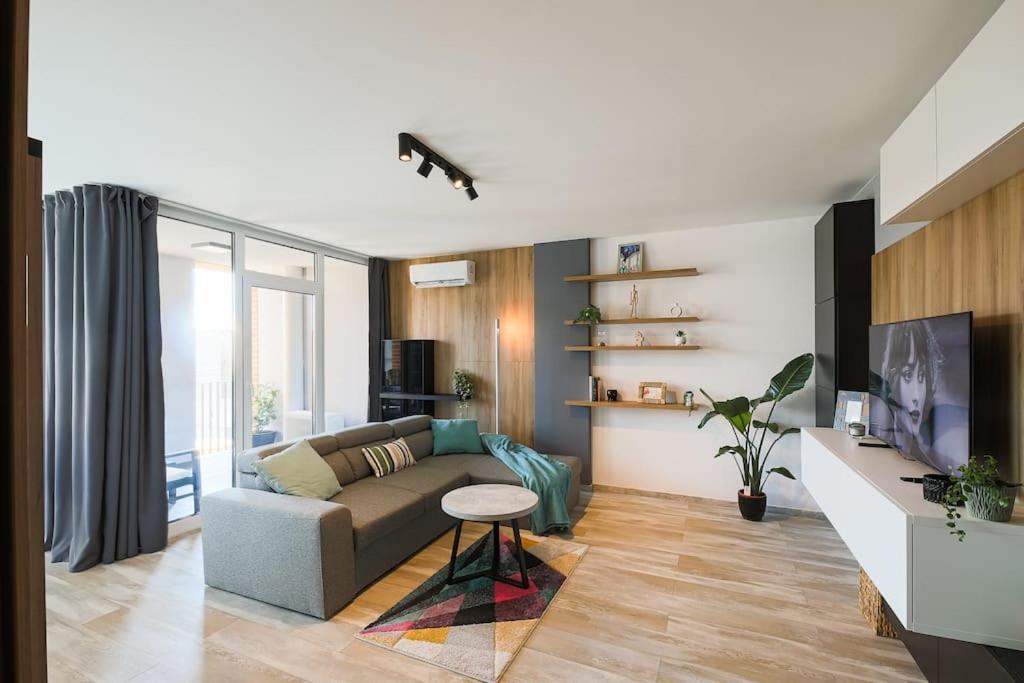 Luxury Apt. Near River & Parking Тимишоара Экстерьер фото